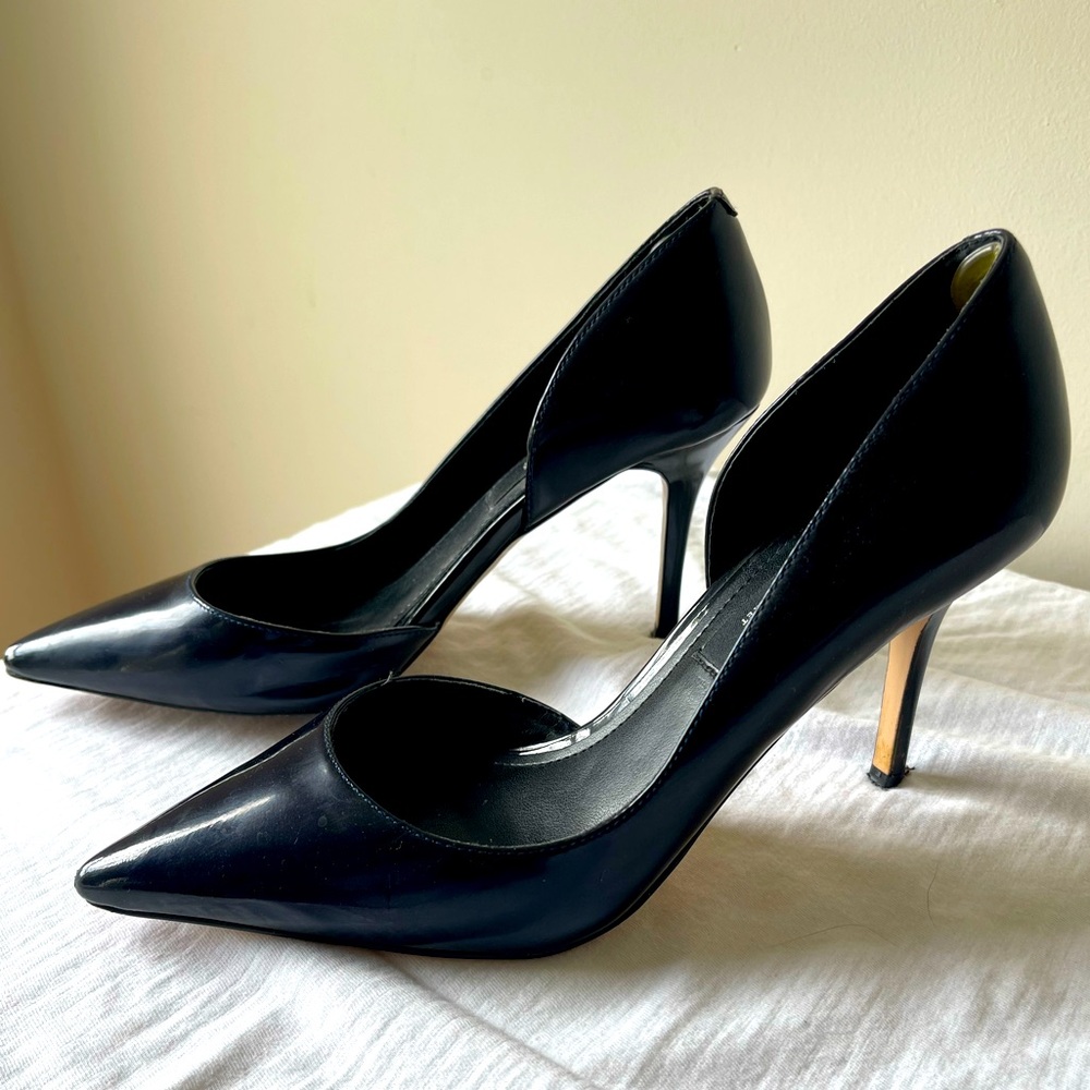 White House Black Market- Gannon heels- size 6M